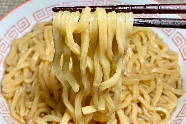 日清の二郎インスパイア袋麺 爆裂豚道 強ニンニク醤油ラーメン 実食レビュー